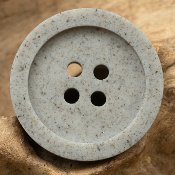 15-25MM Wide-Edged Distressed Cement Gray Resin Buttons 30pcs - Image 4