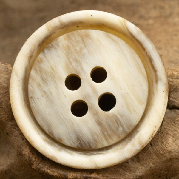 15-25mm Retro Distressed Wood Grain Round 4 Hole Resin Buttons 30 Pack - Image 5