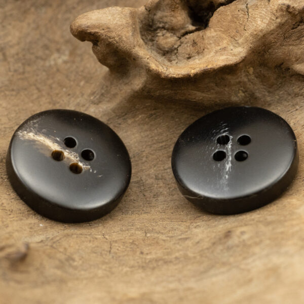15-30mm Round Four-Hole Black and Brown Resin Buttons 10pcs - Image 2