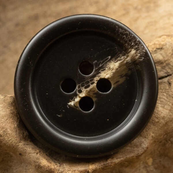 15-30mm Round Four-Hole Black and Brown Resin Buttons 10pcs - Image 3
