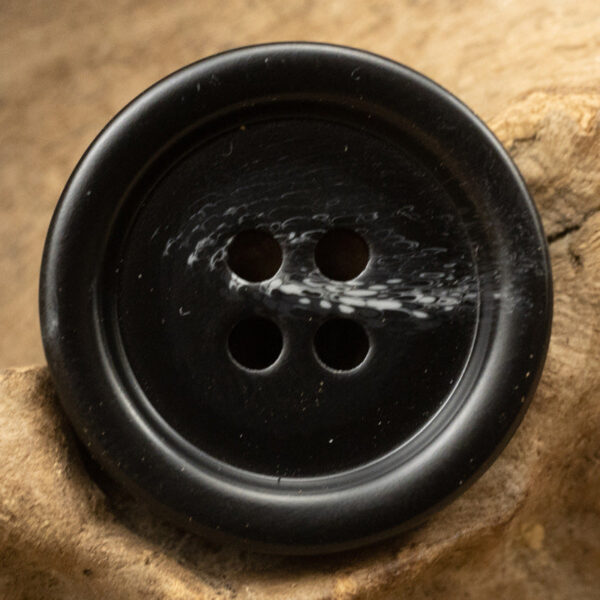 15-30mm Round Four-Hole Black and Brown Resin Buttons 10pcs - Image 4