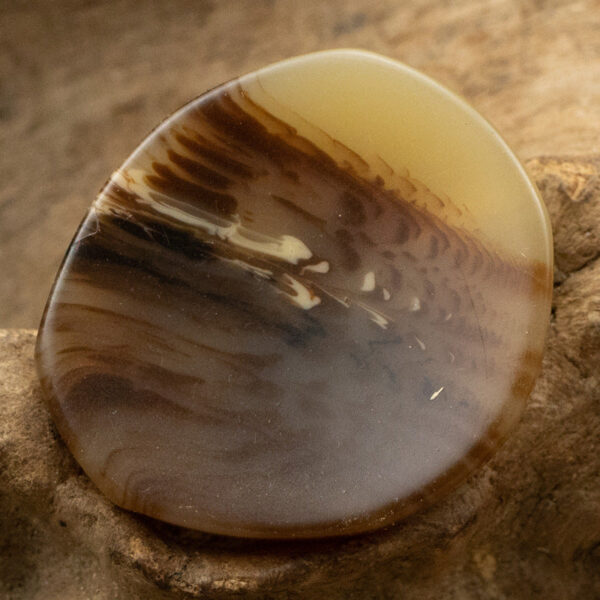 25-30mm Irregular Bowl-Shaped Coffee Resin Coat Buttons 50pcs - Image 5