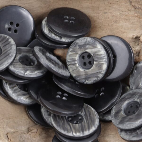 Wide-Brim Two-Tone Resin Buttons for Women's Outerwear 30pcs