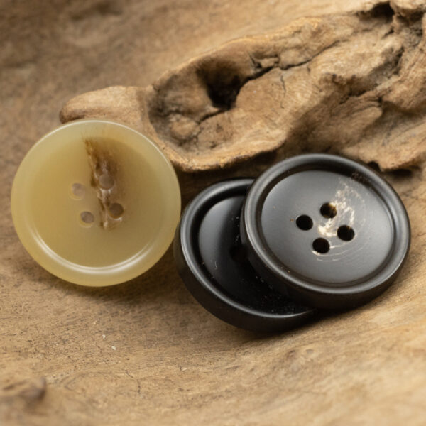 15-28mm Resin Four-Hole Buttons for Short Windbreakers 30 Pack - Image 3