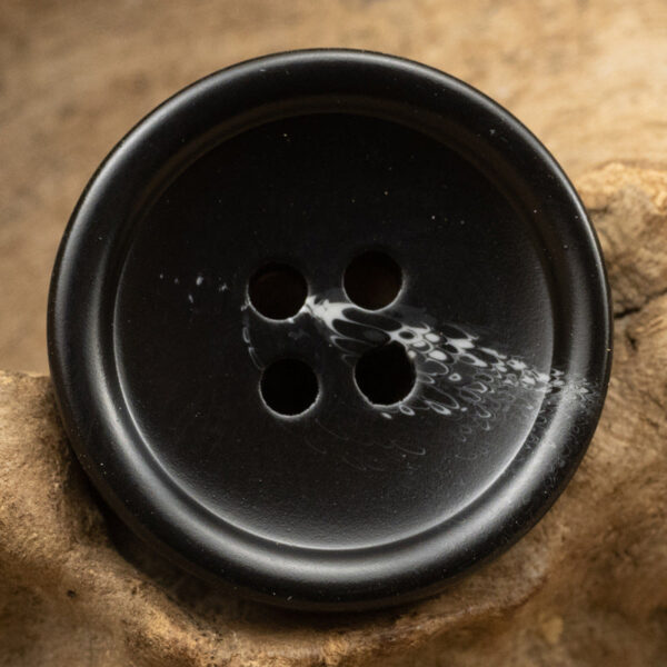 15-28mm Resin Four-Hole Buttons for Short Windbreakers 30 Pack - Image 6