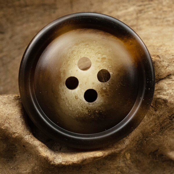 15-25mm Off-White and Khaki Resin Buttons for Woolen Coats 40 Pack - Image 4