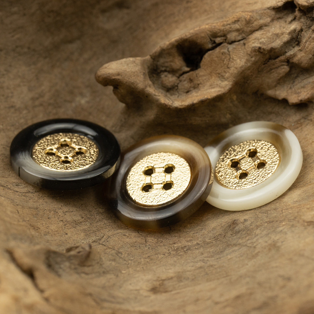 Golden Metal Rimmed Round Resin Buttons for Knitwear 10pcs - Image 3