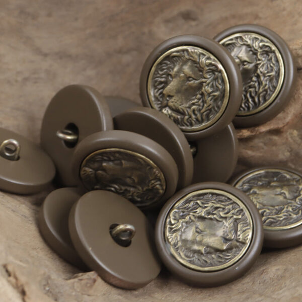 Round Resin Button with Inlaid Bronze-Colored Lion King Metal Pattern 10pcs - Image 5
