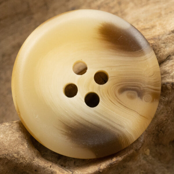 15-30mm Four-Hole Resin Buttons for Casual Suits Sweaters 40 Pack - Image 7