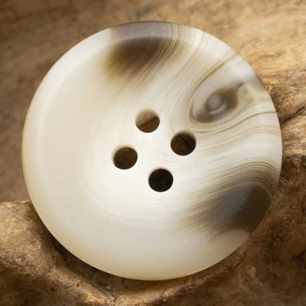 15-30mm Four-Hole Resin Buttons for Casual Suits Sweaters 40 Pack - Image 5