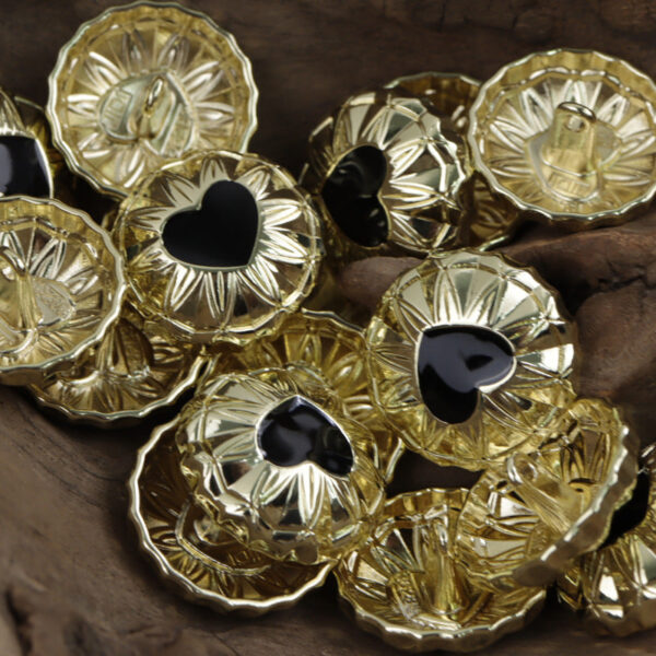 Round Gold Metal Shank Buttons Inlaid White and Black Heart Patterns 20pcs - Image 4