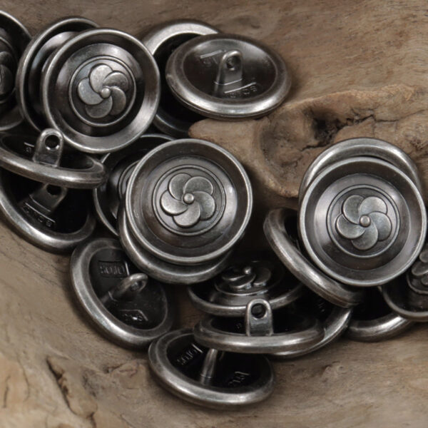 Round Vintage Camellia Bronze Metal Shank Buttons 10pcs - Lots of Buttons