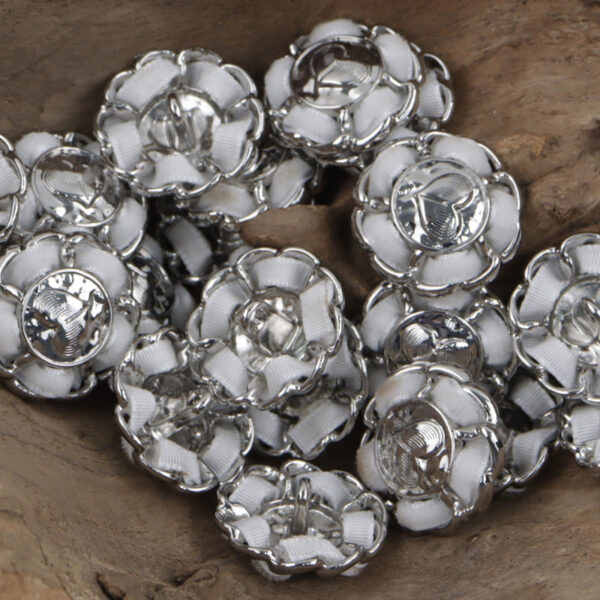 Flower-Shaped Heart Decorative Gold Buttons for Stringing and DIY Crafts 10pcs - Image 2