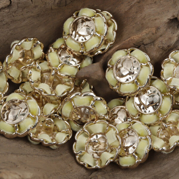 Flower-Shaped Heart Decorative Gold Buttons for Stringing and DIY Crafts 10pcs - Image 3
