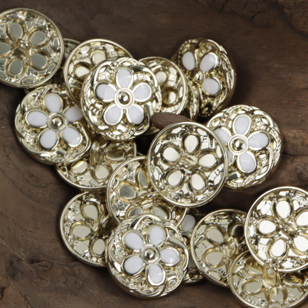 19MM Daisy-Shaped White Gold Metal Buttons for Woolen Short Coats 10pcs - Image 4