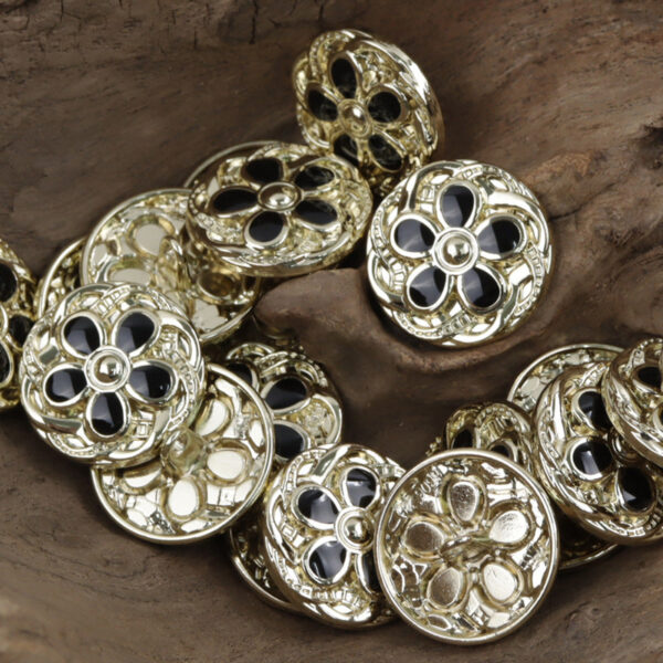 19MM Daisy-Shaped White Gold Metal Buttons for Woolen Short Coats 10pcs - Image 5