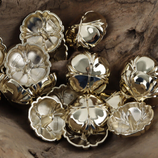 Four-Leaf Clover Misty Gold Metal Shank Buttons - 10pcs - Image 5