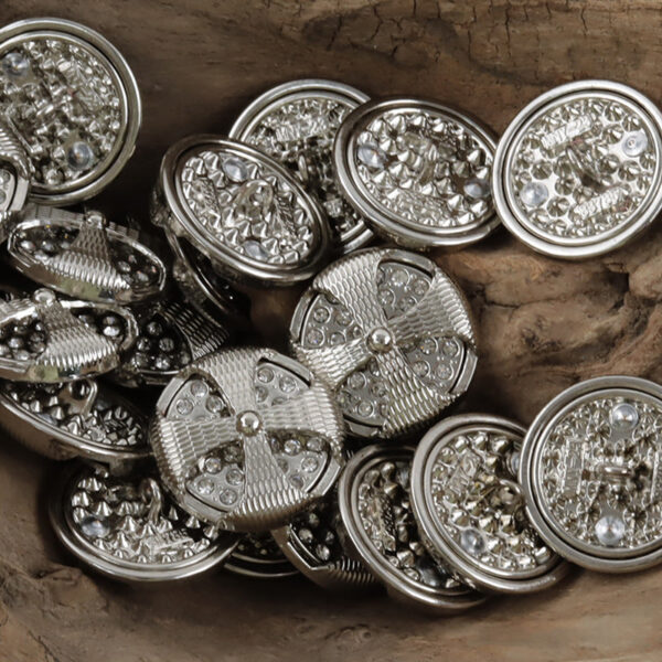 Palace-Style Diamond-Inlaid Hollow Windmill Metal Button 10pcs - Image 5