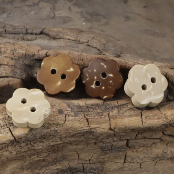 Cute Little Flower 2 Hole Natural Coconut Shell Buttons 50PCS