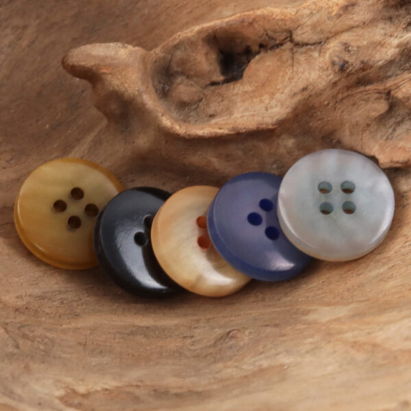 15mm Vintage Round 4-Hole Fire-Branded Cow Horn Buttons,3PCS