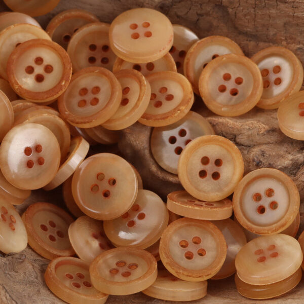 15mm Vintage Round 4-Hole Fire-Branded Cow Horn Buttons,3PCS