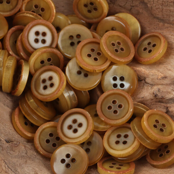 15mm Vintage Round 4-Hole Fire-Branded Cow Horn Buttons,3PCS