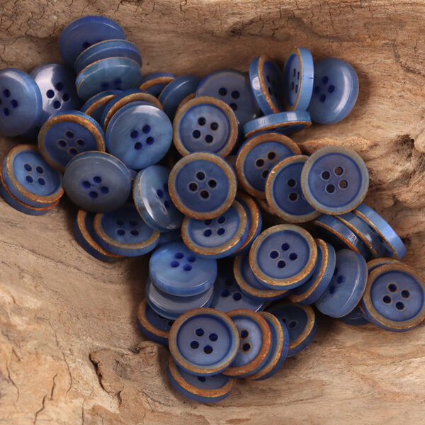 15mm Vintage Round 4-Hole Fire-Branded Cow Horn Buttons,3PCS