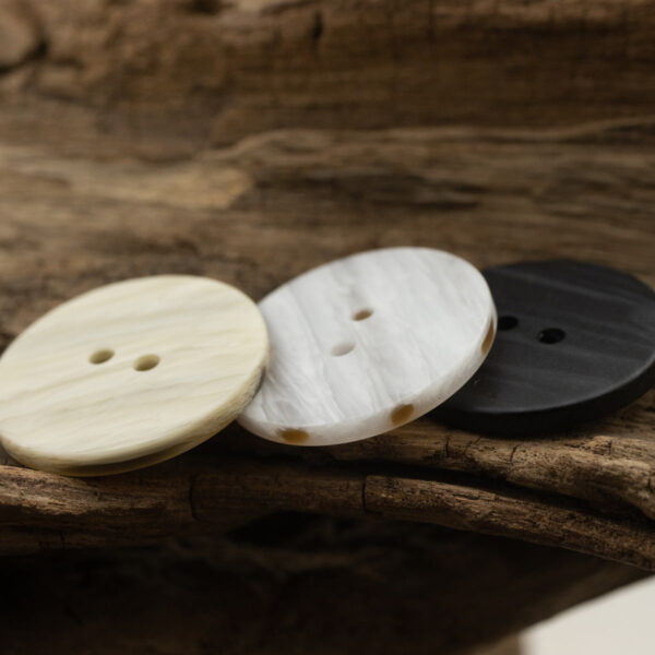 Flat 2 Hole Wood Grain Off-White Resin Buttons for Outerwear - 20pcs - Image 4