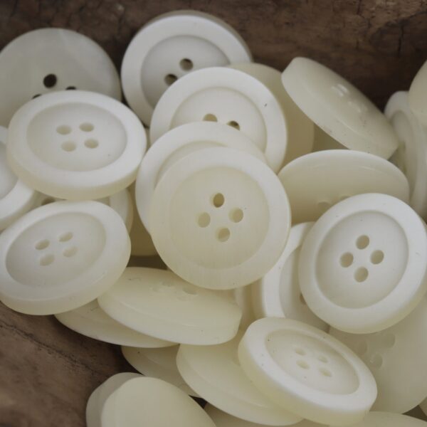 15-25mm Gradient Wood Grain Beige Coffee Resin Decorative Buttons 40 Pack - Image 3
