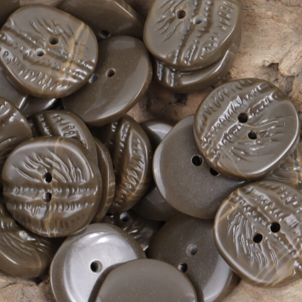 Uneven-Surfaced Palm Tree Graphic 2 Hole Resin Coat Buttons 30PCS - Lots of Buttons