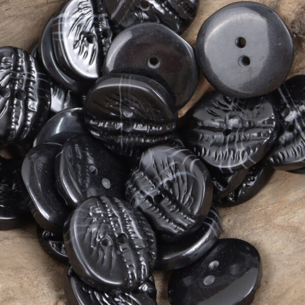 Uneven-Surfaced Palm Tree Graphic 2 Hole Resin Coat Buttons 30PCS - Lots of Buttons