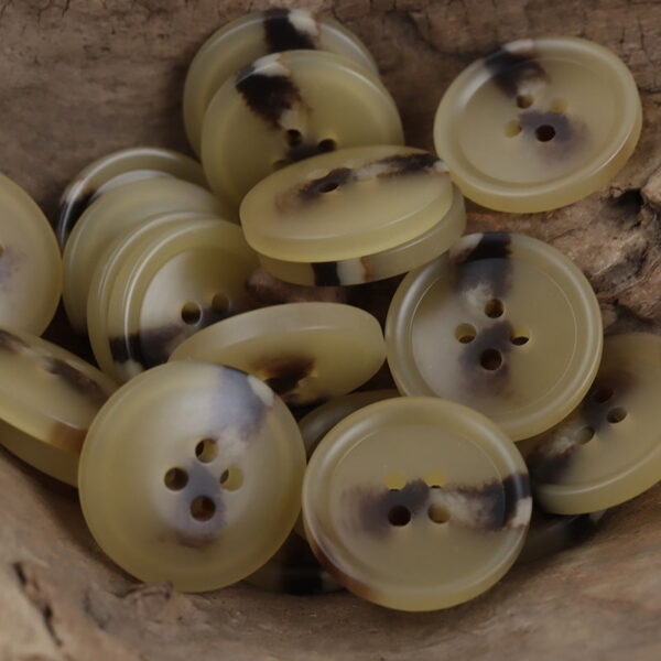 15-25mm White Beige Round Resin Buttons for Casual Jackets 40 Pack - Image 3