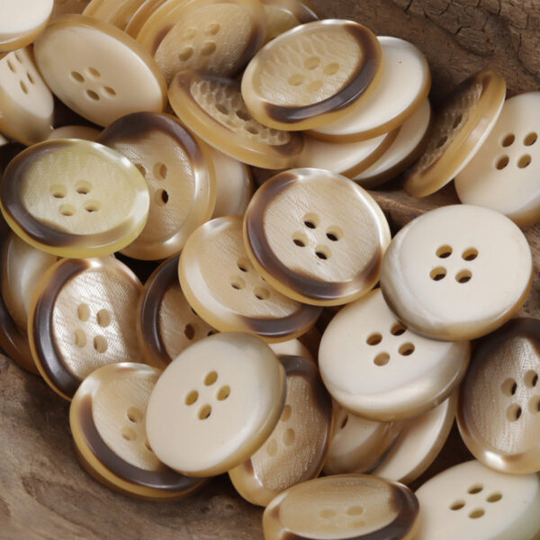 15mm/20mm Black and White Contrast Simple Resin Buttons 30 Pack - Image 3
