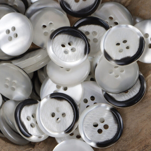 15mm/20mm Black and White Contrast Simple Resin Buttons 30 Pack - Image 4