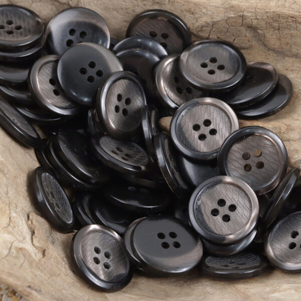 15mm/20mm Black and White Contrast Simple Resin Buttons 30 Pack - Image 2