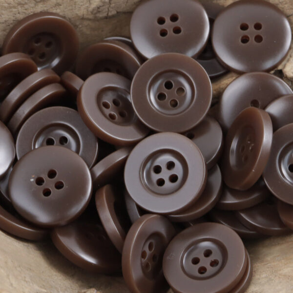 White Green Red Black Wide Rim Four-Hole Resin Buttons 40 Pack - Image 4