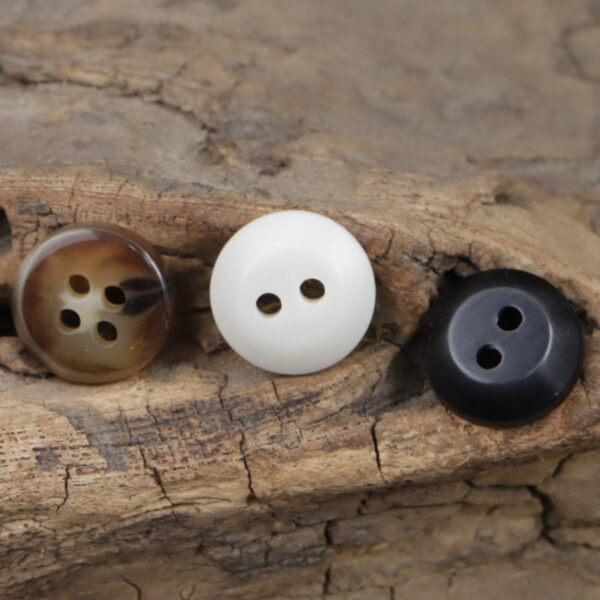 Black and White Fish-Eye Resin Buttons for Casual Commuter Shirts 50pcs - Image 2