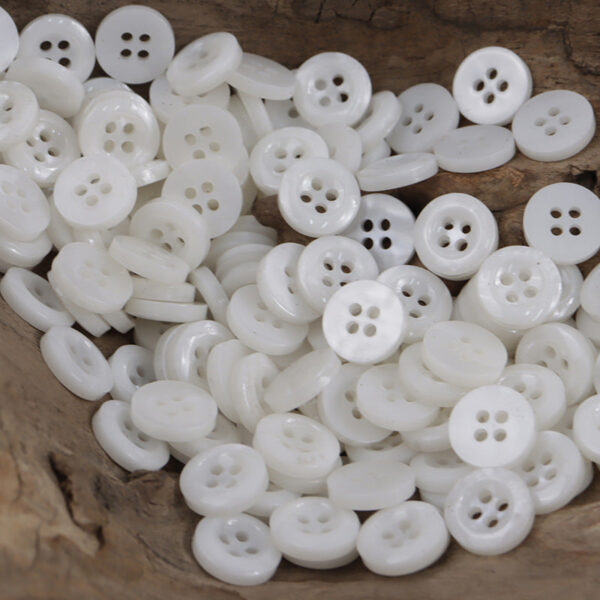 11.5mm Black and White Round 4-Hole Speckled Resin Buttons 100PCS - Image 3