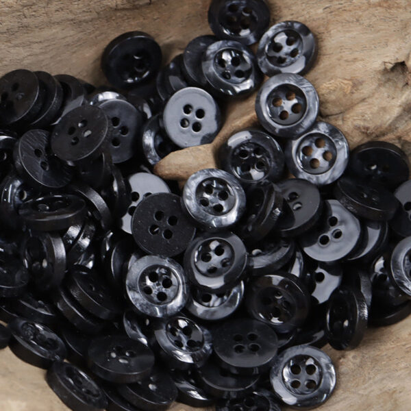 11.5mm Black and White Round 4-Hole Speckled Resin Buttons 100PCS - Image 4