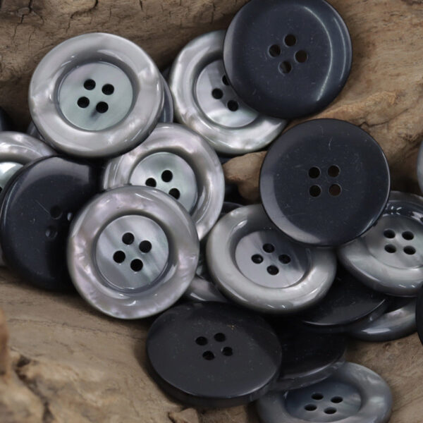 Round-Edged Black and White Light and Shadow Resin Buttons 30pcs - Image 3