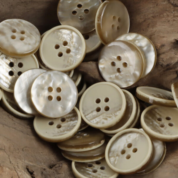Gradient 4-Hole Resin Sewing Buttons for Gray Shirts Polo Dresses 30pcs - Image 3