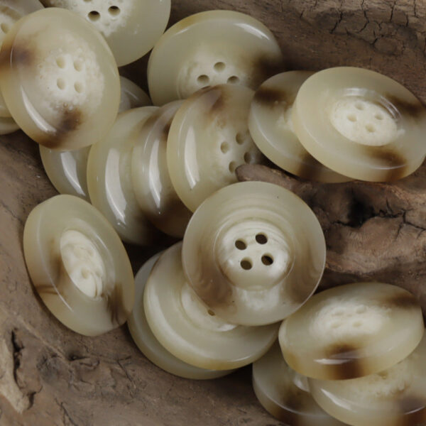 Classic Wide-Edged Resin Buttons Imitating Horn Pattern,50pcs