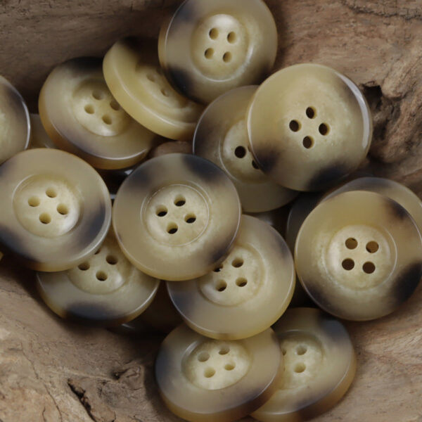 Classic Wide-Edged Resin Buttons Imitating Horn Pattern,50pcs