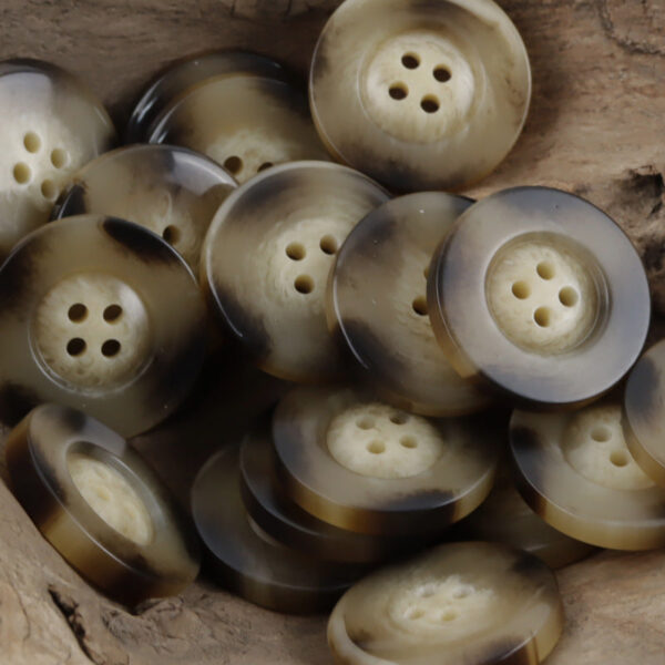 Classic Wide-Edged Resin Buttons Imitating Horn Pattern,50pcs