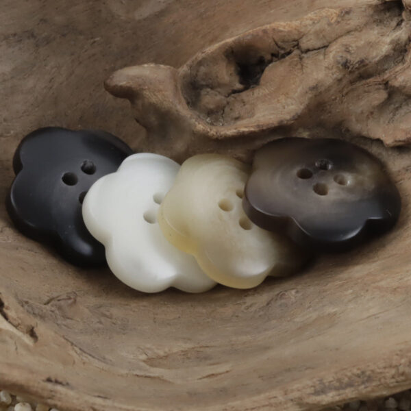 Cute Flower Amber Resin Buttons 20pcs