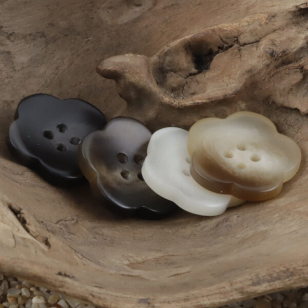 Cute Flower Amber Resin Buttons 20pcs