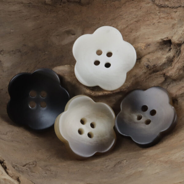 Cute Flower Amber Resin Buttons 20pcs