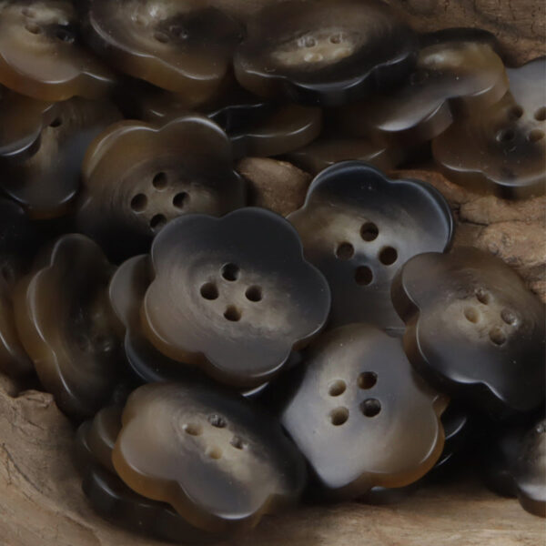 Cute Flower Amber Resin Buttons 20pcs