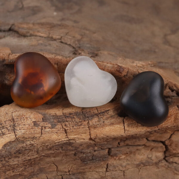 Amber-Colored Heart-Shaped Resin Buttons for Lingerie 20pcs - Image 3