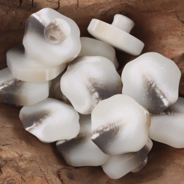 Screw-Shaped 30mm Oversized Resin Shank Buttons 10pcs - Image 5